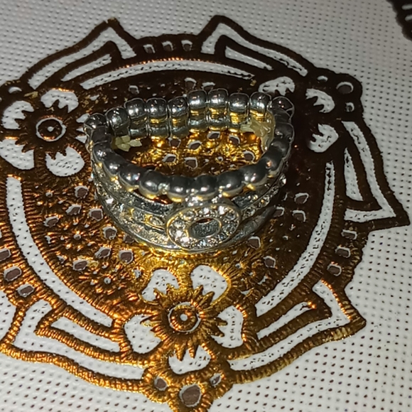 Ring - Picture 1 of 2